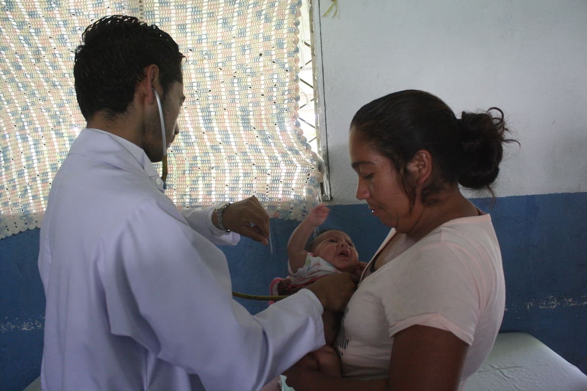 mejor ong para apadrinar un niño